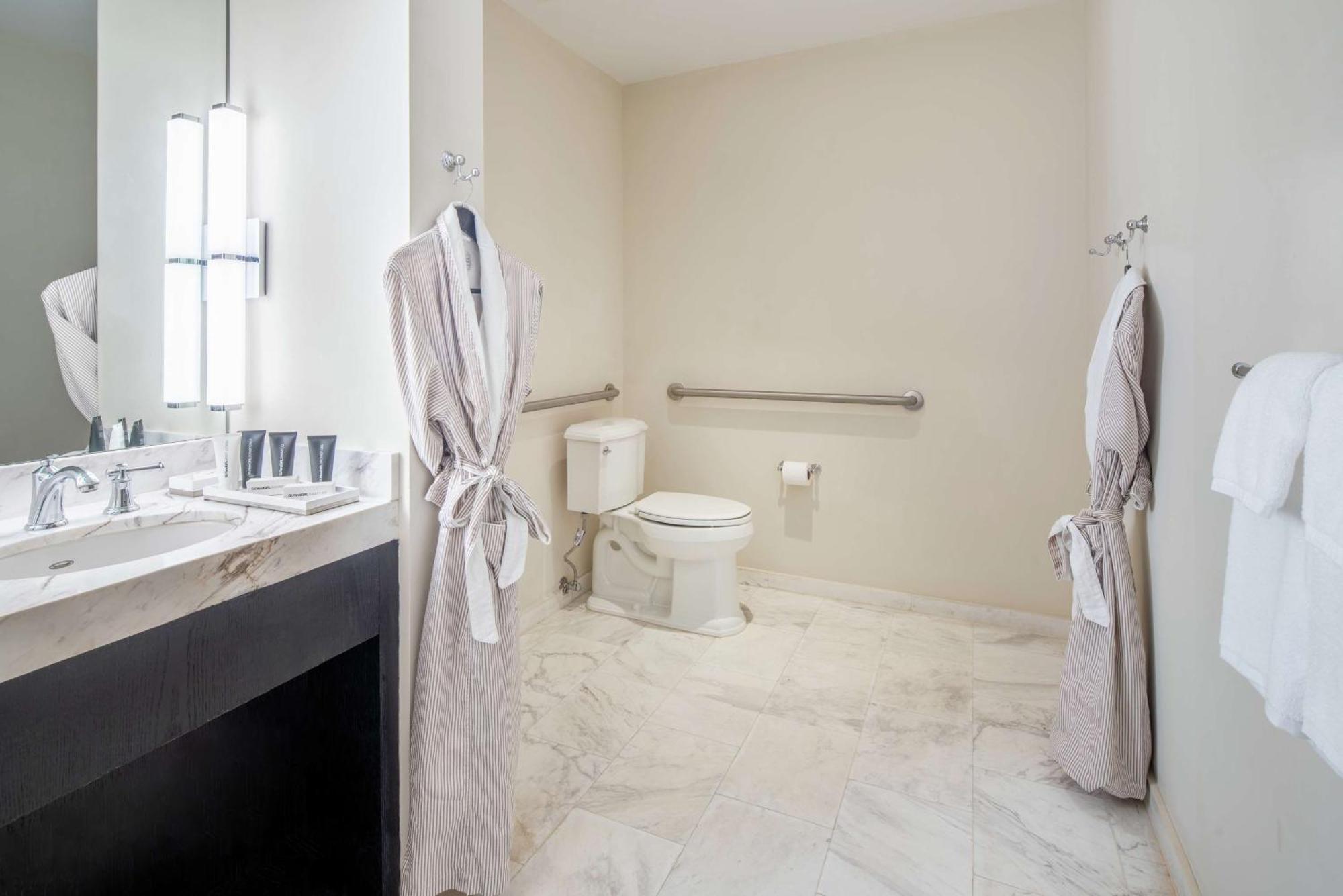 Gale South Beach, Curio Collection By Hilton Miami Beach Exterior photo